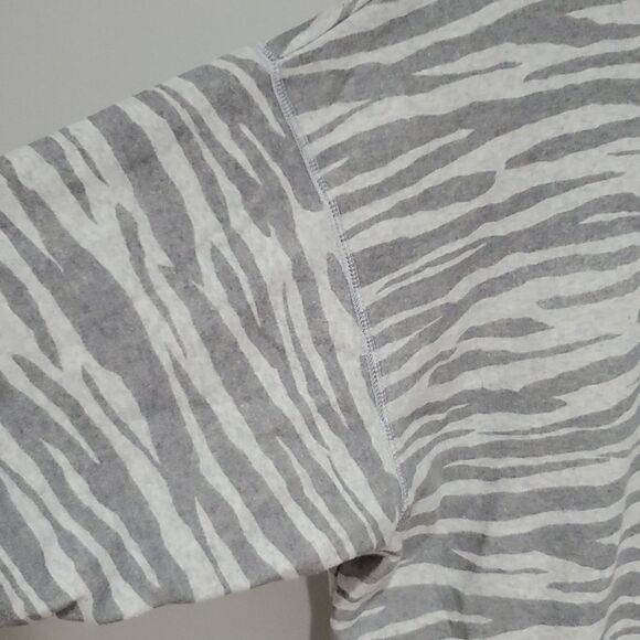 American Eagle xs ahh-mazingly soft jegging fit crew neck sweater - Picture 3 of 6